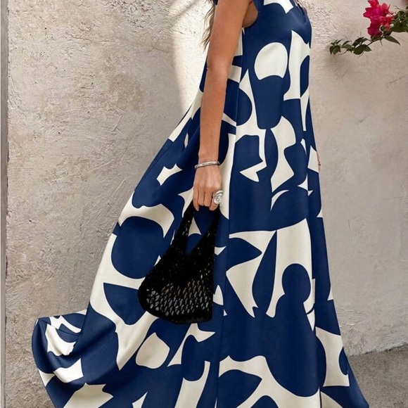 SHEIN Blue and White Asymmetrical Sleeveless Sundress - Picture 3 of 5